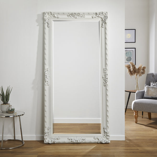 Grand Louis Leaner White