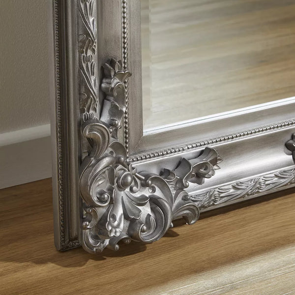 Grand Louis Leaner Silver