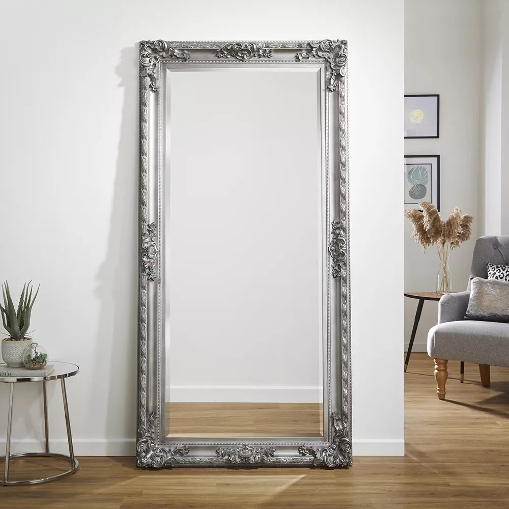 Grand Louis Leaner Silver