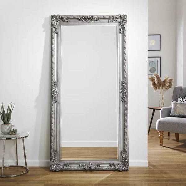 Grand Louis Leaner Silver